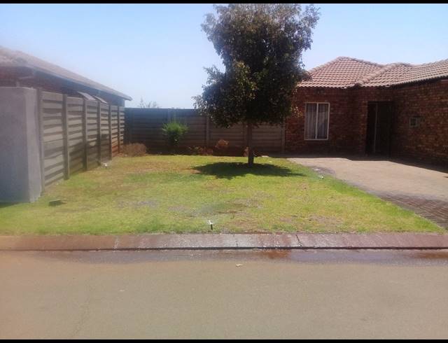 3 BEDROOM HOUSE SOLD IN THE ORCHARDS